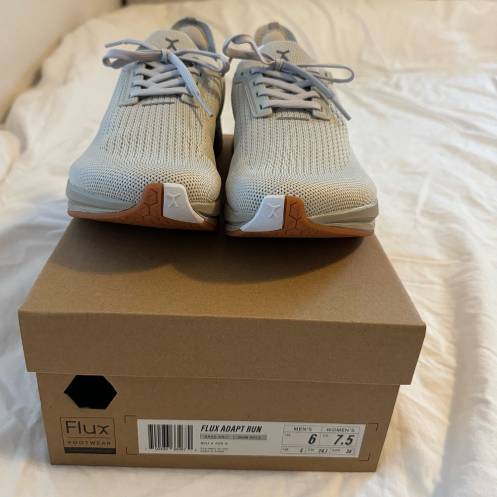 Never worn sand color flex shoes know for the wide toe box and zero drop sole